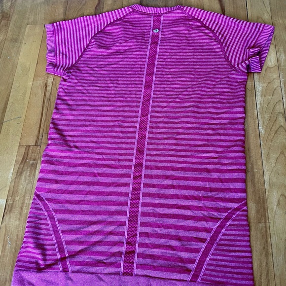 Lululemon Swifty Tech Short Sleeve - Berry Rumble - Picture 4 of 6